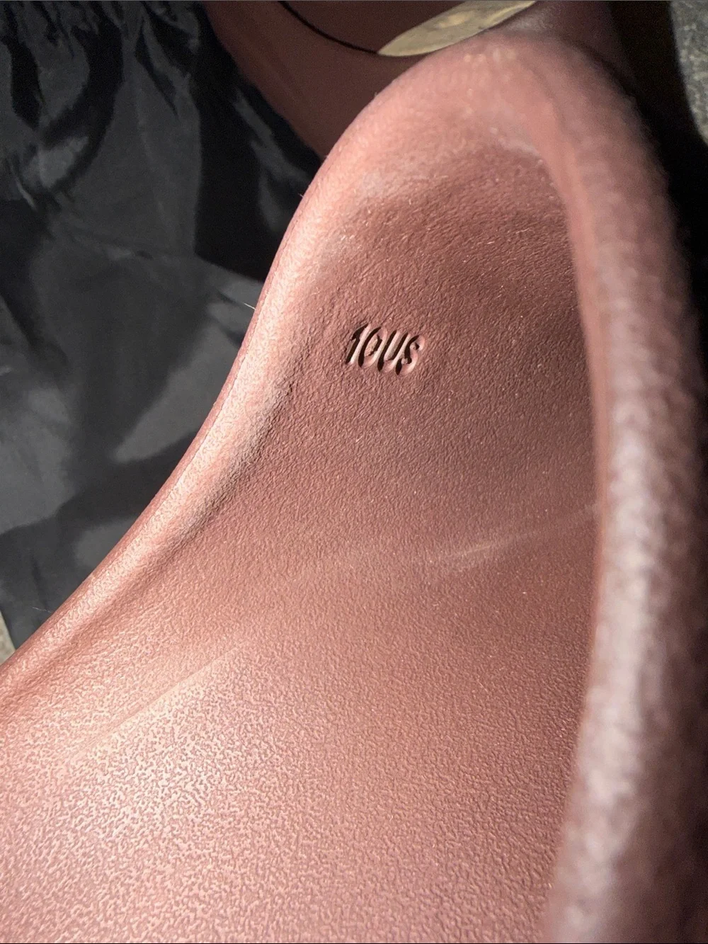 foam-slide aesthetic similar to Yeezy slides brand YS-01‎